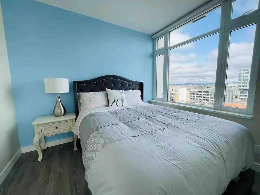 Apartment Modern 2 Bedroom Ocean Views Victoria Downtown Free Parking Canada